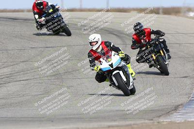 media/Nov-26-2023-TrackDaz (Sun) [[64ad8cfd8f]]/Mock Race/Outside Grapevine/